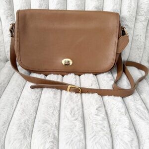 Vintage leather Tan-Sac flap saddle crossbody bag